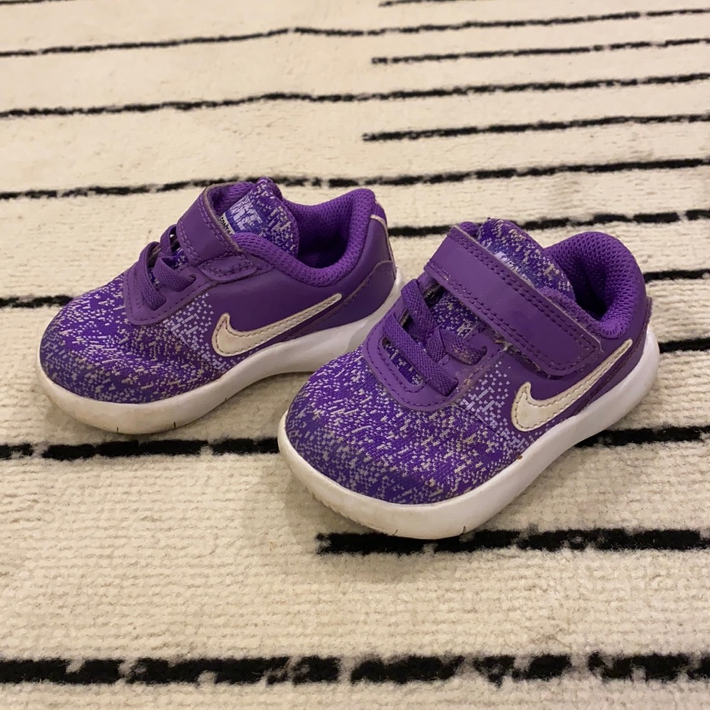 Nike tennis shoes